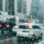 Klimatyczna tajemnica: Dlaczego deszcze uderzają najmocniej na zachodnim wybrzeżu Kanady?